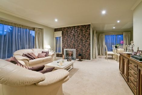 Photo of property in 2 Archer Rayner Place, Greenhithe, Auckland, 0632