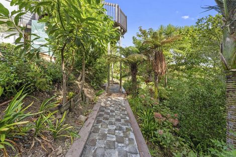 Photo of property in 178 Bleakhouse Road, Mellons Bay, Auckland, 2014