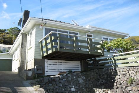 Photo of property in 33 Castlerea Street, Wainuiomata, Lower Hutt, 5014