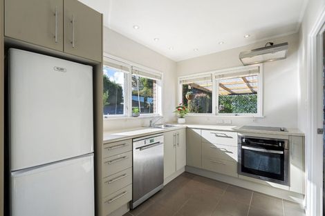 Photo of property in 28a Sunnynook Road, Sunnynook, Auckland, 0620