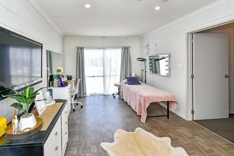 Photo of property in 6 Kohi Kai Place, Weymouth, Auckland, 2103