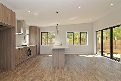 Photo of property in 7a Grumman Lane, Newlands, Wellington, 6037