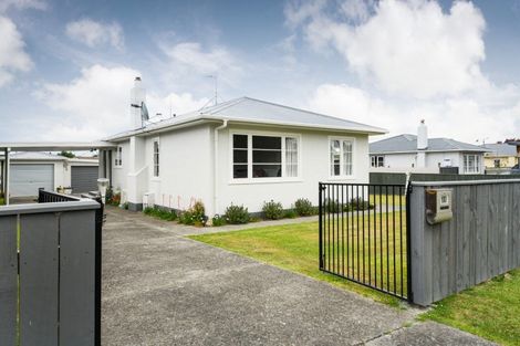 Photo of property in 100 Derby Street, Feilding, 4702
