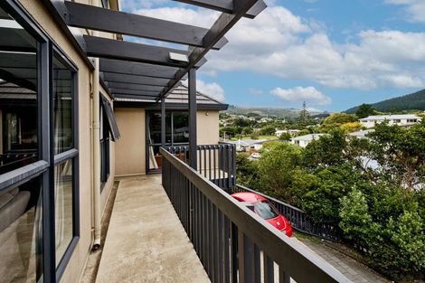 Photo of property in 12a Redwood Avenue, Tawa, Wellington, 5028