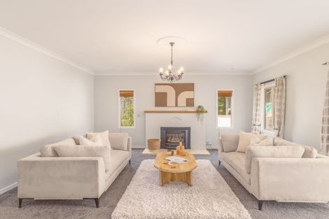 Photo of property in 16 Basil Place, Mount Pleasant, Christchurch, 8081