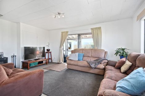 Photo of property in 11 Landsdale Place, Massey, Auckland, 0614