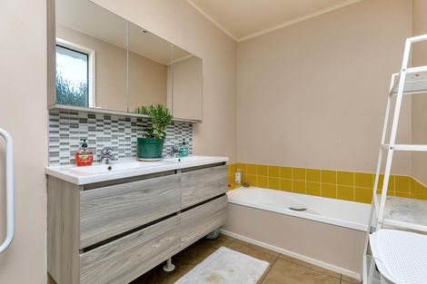 Photo of property in 278 Upper Orewa Road, Wainui, Silverdale, 0992