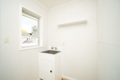 Photo of property in 3 Seddon Street, Takaro, Palmerston North, 4412