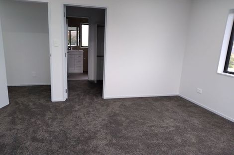 Photo of property in 1 Nagra Lane, Papakura, 2110