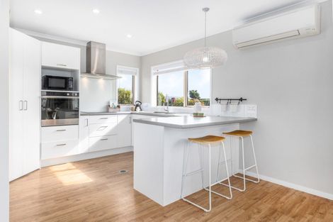 Photo of property in 122 Endeavour Drive, Whitby, Porirua, 5024