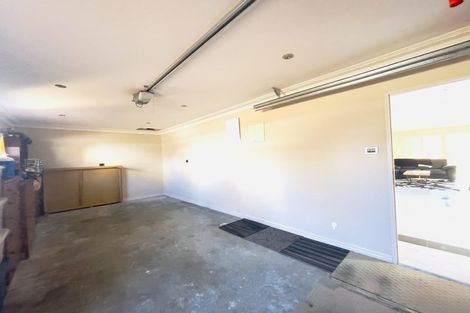 Photo of property in 51a The Esplanade, Eastern Beach, Auckland, 2012