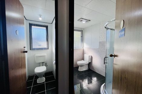 Photo of property in 5 Kopara Place, Clendon Park, Auckland, 2103