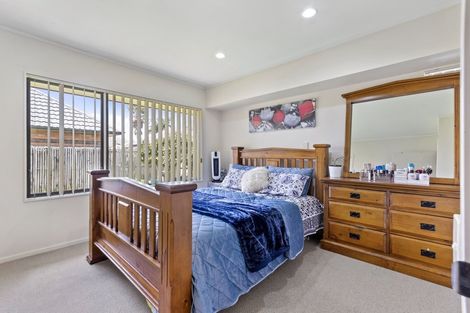 Photo of property in 19 Old Park Place, Takanini, 2112