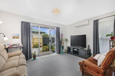 Photo of property in 1/11 Chipping Lane, Redwood, Christchurch, 8051