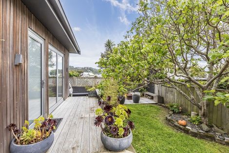 Photo of property in 14a Ferry Street, Seatoun, Wellington, 6022