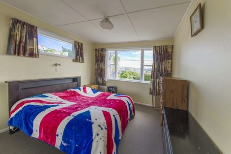 Photo of property in 4 Beverley Grove, Paparangi, Wellington, 6037