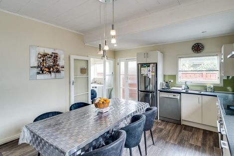 Photo of property in 215 Nottingley Road, Frimley, Hastings, 4120