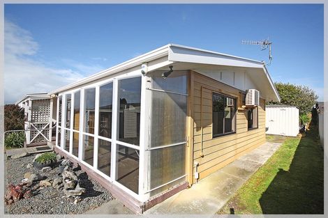 Photo of property in 14a Reeve Street, Foxton, 4814