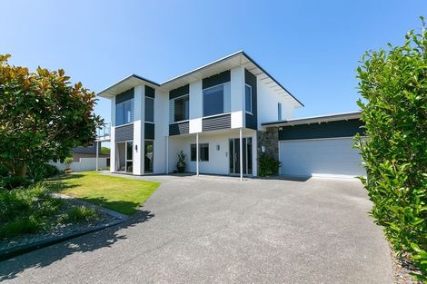 Photo of property in 18 Parkvue Drive, Bell Block, New Plymouth, 4312