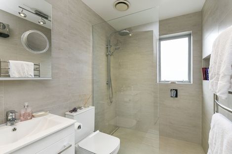 Photo of property in 2/6 The Parade, Island Bay, Wellington, 6023