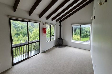 Photo of property in 6 Wingfield Place, Churton Park, Wellington, 6037