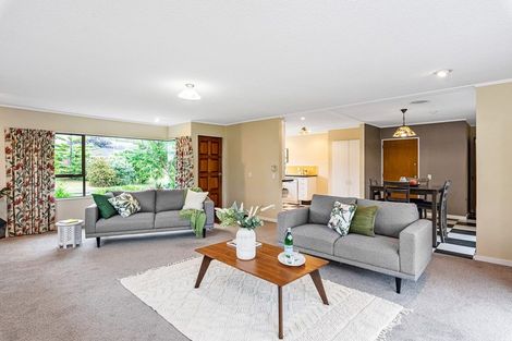 Photo of property in 33 Chilton Drive, Paraparaumu, 5032