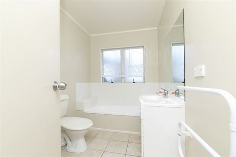 Photo of property in 5 Tellin Close, Massey, Auckland, 0614