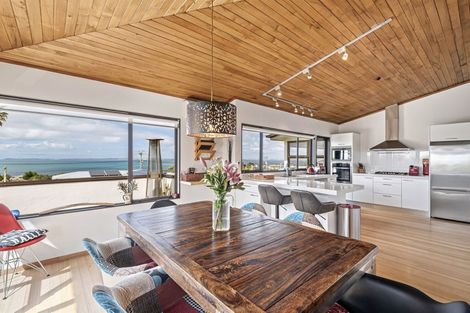 Photo of property in 2/72 Gulf View Road, Murrays Bay, Auckland, 0630