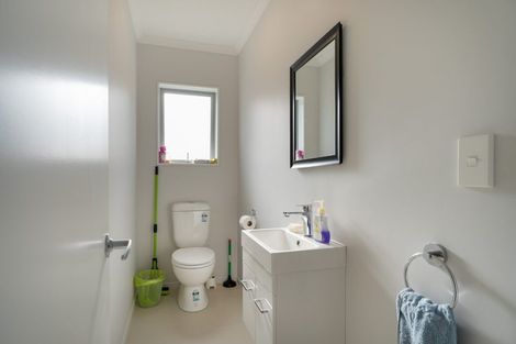 Photo of property in 71 Grenada Drive, Grenada Village, Wellington, 6037