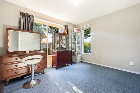 Photo of property in 5 Mckellar Place, Hornby, Christchurch, 8042