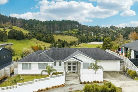 Photo of property in 22 Jeroboam Loop, Kumeu, 0810