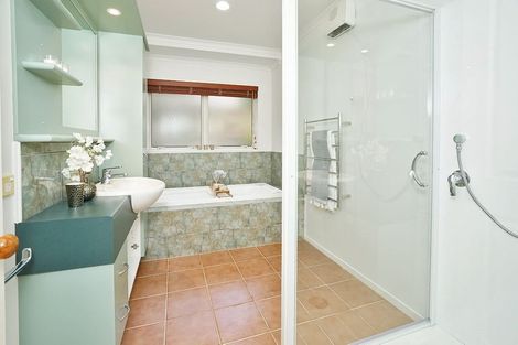 Photo of property in 52 Greenfield Drive, Western Heights, Hamilton, 3200