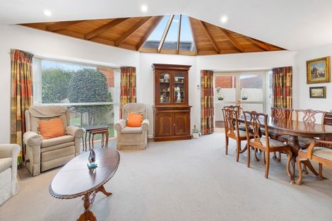 Photo of property in 8 Reading Street, Upper Riccarton, Christchurch, 8041