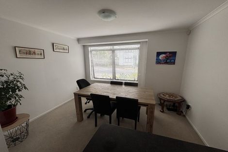 Photo of property in 33 Vinograd Drive, Te Atatu Peninsula, Auckland, 0610