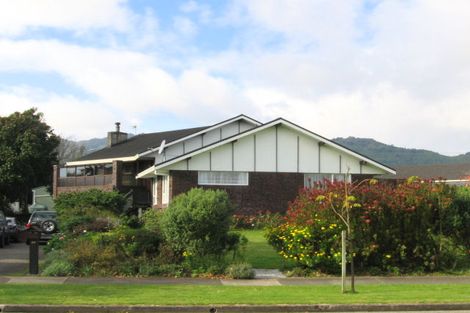 Photo of property in 32 Nimmo Avenue, Waikanae, 5036