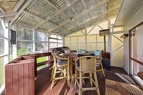 Photo of property in 44 Farquhar Road, Glendene, Auckland, 0602