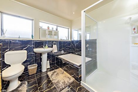 Photo of property in 175 Mahia Road, Wattle Downs, Auckland, 2103