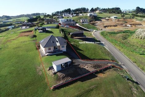 Photo of property in 10 Freyja Crescent, Coopers Beach, 0420