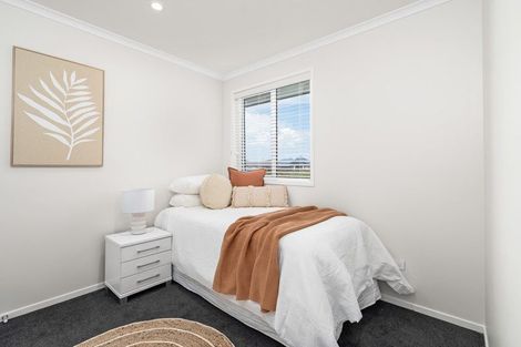 Photo of property in 30 Te Piriti Road, One Tree Point, 0118