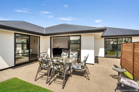 Photo of property in 35 Mcquillan Avenue, Woodend, 7610