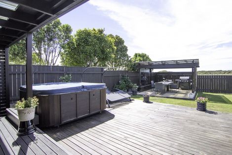 Photo of property in 119 Pacific Drive, Fitzherbert, Palmerston North, 4410