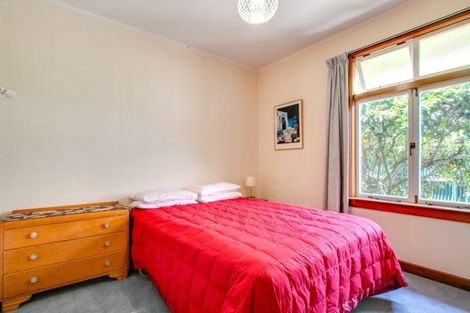 Photo of property in 7 Cambridge Terrace, Taradale, Napier, 4112