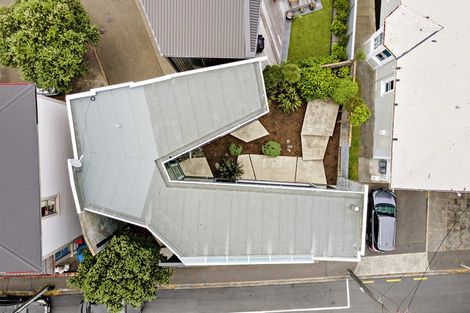 Photo of property in 3b Salmont Place, Kelburn, Wellington, 6012