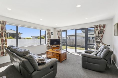Photo of property in 9 Ashwood Street, Woodridge, Wellington, 6037