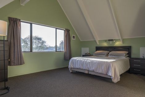 Photo of property in 4 Oak Avenue, Nawton, Hamilton, 3200