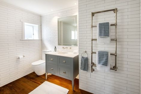 Photo of property in 111 Vauxhall Road, Narrow Neck, Auckland, 0624