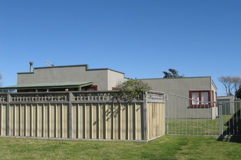 Photo of property in 4 Kauwhata Street, Himatangi Beach, Foxton, 4891