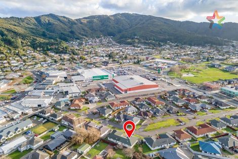 Photo of property in 10 Woodland Mews, Wainuiomata, Lower Hutt, 5014