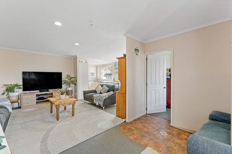 Photo of property in 13 Piriti Place, Weymouth, Auckland, 2103