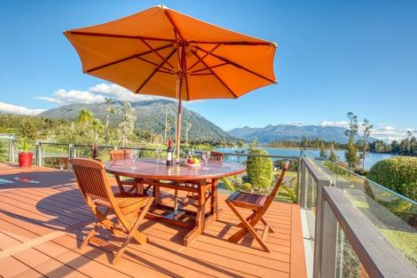 Photo of property in 165 Cashmere Bay Road, Moana, 7875